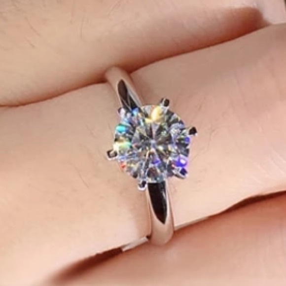 ⭐HP⭐Luxury 18K White Gold Ring.2.0CT Zirconia Diamond - Picture 2 of 5